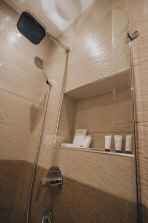 Shower, hair dryer, towels, soap - The View Hotel Luxor (Luxor)