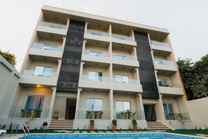 Imej tidak diklasifikasikan, 3 daripada 23, butang