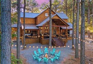 Exterior - NEW! Game Room, Arcade, Hot Tub, Fire Pit and Near Beavers Bend and Hochatown (Broken Bow)