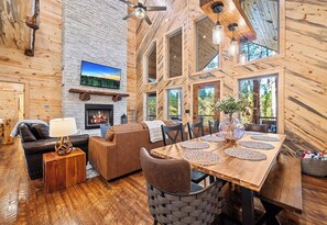 Interior - NEW! Game Room, Arcade, Hot Tub, Fire Pit and Near Beavers Bend and Hochatown (Broken Bow)