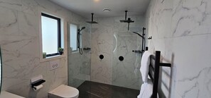 Bathroom - Tukare Haven (Te Anau)