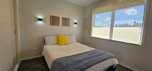 Unclassified image, 2 of 20, button - Tukare Haven (Te Anau)