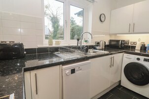 Dishwasher, cookware/dishes/utensils