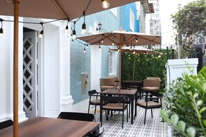 Outdoor dining - Casa Atempo Boutique Hotel (Miraflores)