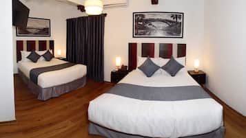 Habitación superior con 2 camas individuales | Caja fuerte y wifi gratis