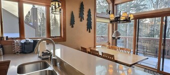 3BR Townhome | Ski-In/Ski-Out | Pool & Hot Tub