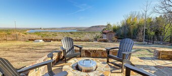 'Scenic Overlook' - Luxe Greers Ferry Hideaway!