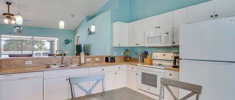 Kühlschrank, Mikrowelle, Herdplatte, Geschirrspüler