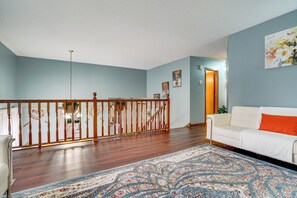 Interior - Deck & Outdoor Dining! Spacious St Paul Getaway (St Paul)