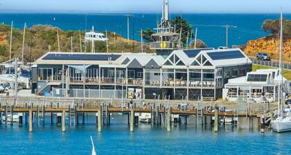 Azura on Gordon - 2-bedroom townhouse near Mornington’s town