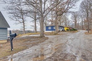 Unclassified image, 4 of 25, button - Sunroom & Dock Access at Lake Freeman Studio! (Monticello)