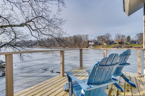 Sunroom & Dock Access at Lake Freeman Studio!