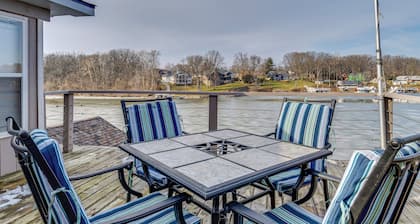 6 Mi to Indiana Beach! Waterfront Studio w/ Deck