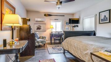 1 bedroom, desk, iron/ironing board, Internet