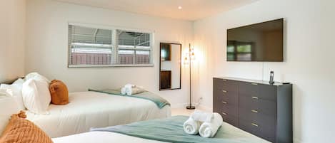 3 habitaciones, escritorio, internet y ropa de cama