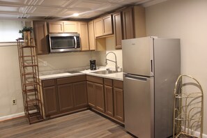 Private kitchen - Cozy Eclectic Lanham Suite - Close to DC! (Lanham)