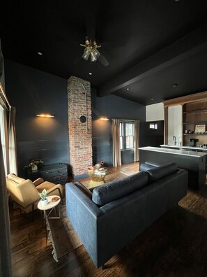 Unclassified image, 2 of 31, button - Bespoke In Bond  - Tailored Stay - Bourbon Capital Of The World (Bardstown)