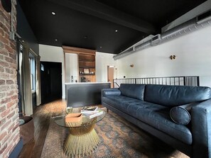 Unclassified image, 4 of 31, button - Bespoke In Bond  - Tailored Stay - Bourbon Capital Of The World (Bardstown)