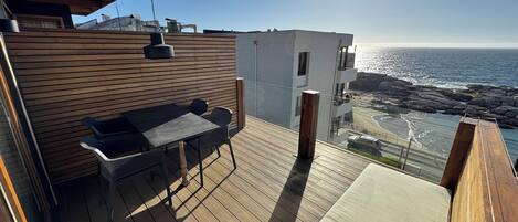 Appartement, vue mer | Restauration extérieure