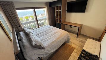 Apartamento, vistas parciales al mar