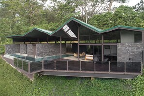 Exterior - Elevated Escape - Our jungle house, Minutes away from Playa Mantas, 3BR (Quebrada Ganado)