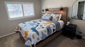 3 bedrooms, iron/ironing board, WiFi, bed sheets