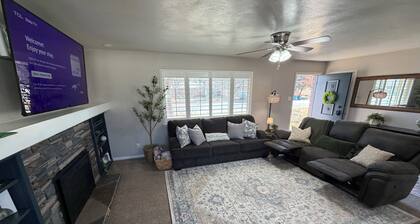 Raptor Retreat dino themed spacious 3 bedroom home sleeps 10 great for families