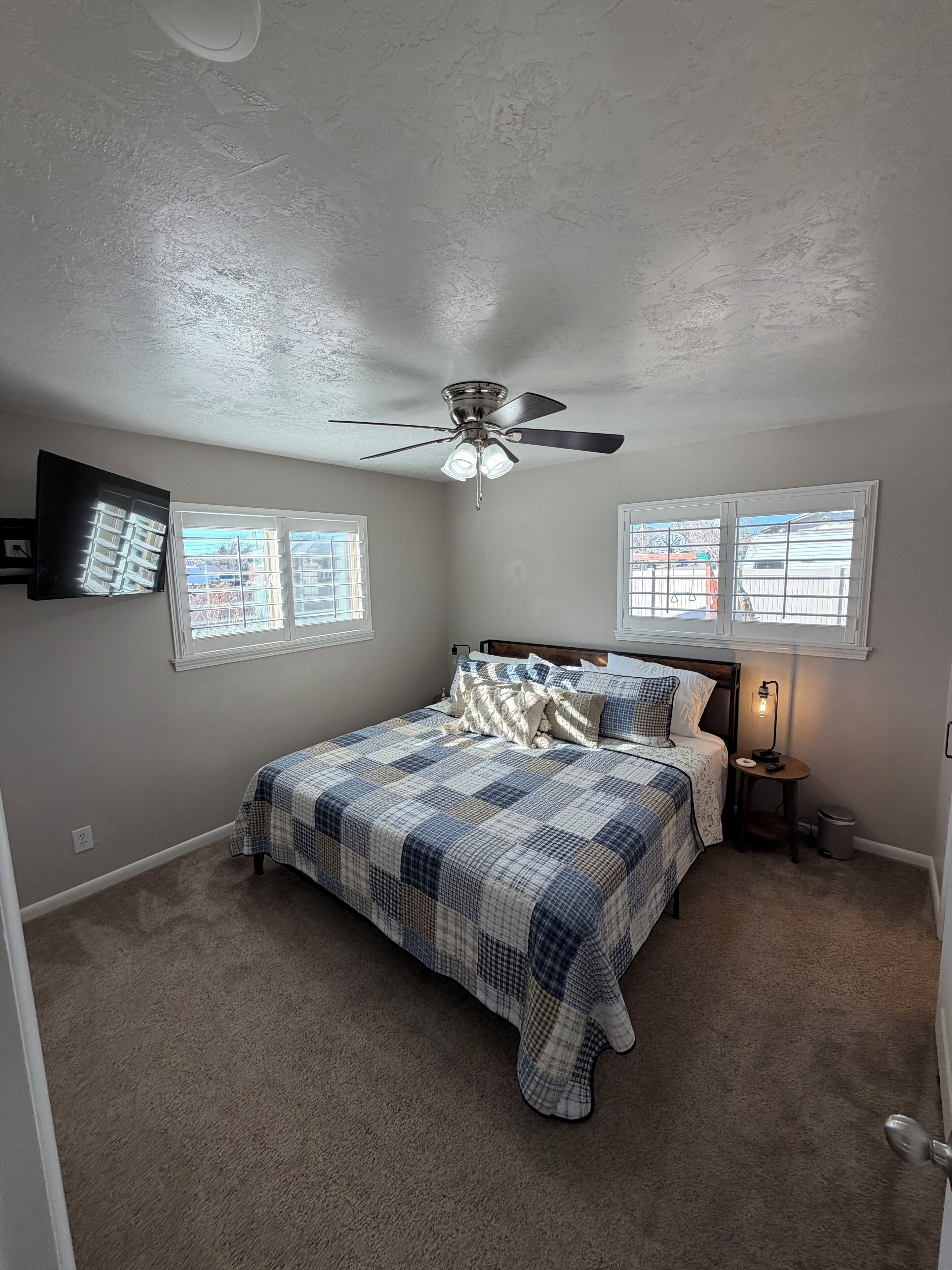 3 chambres, fer et planche à repasser, Wi-Fi, draps fournis