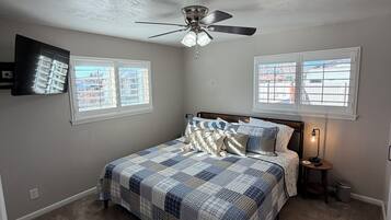 3 chambres, fer et planche à repasser, Wi-Fi, draps fournis