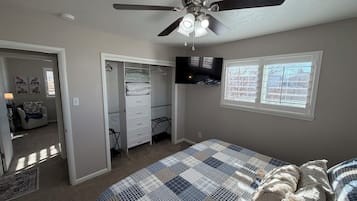 3 quartos, ferros/tábuas de passar roupa, Wi-Fi, roupa de cama