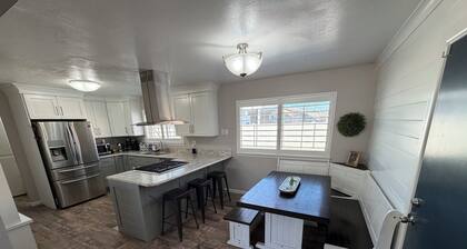 Raptor Retreat dino themed spacious 3 bedroom home sleeps 10 great for families