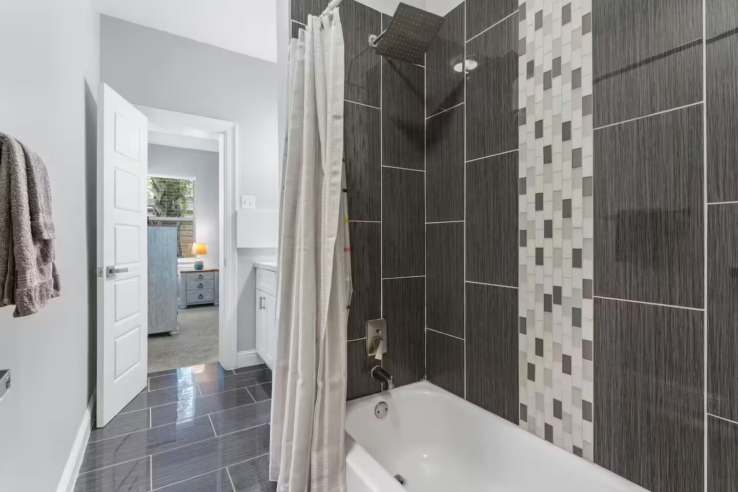 Handtücher, Seife, Toilettenpapier