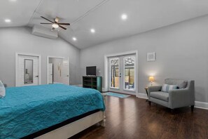 Unclassified image, 3 of 45, button - Beach Bungalow w/ Pool & Hot Tub. Casinos nearby! (Gulfport)