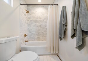 Towels - Light-Filled ADU Studio • Immaculate, Cozy & Convenient (San Diego)