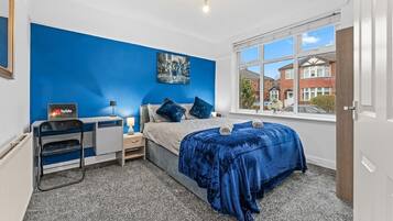 4 bedrooms, free WiFi, bed sheets