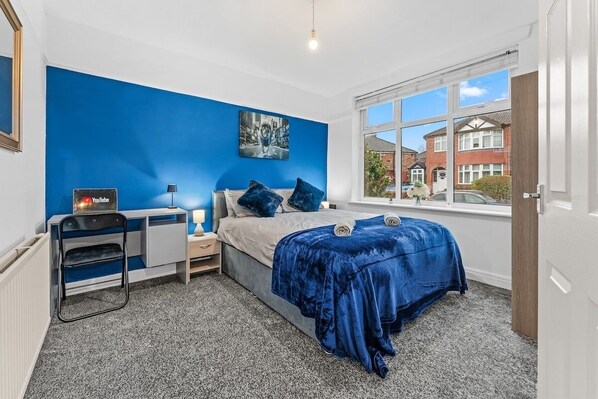 Unclassified image, 1 of 8, button - Luxury Group Stay | Manchester | Sleeps 9! (Prestwich)