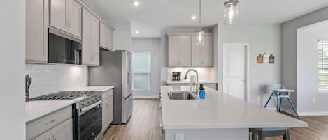 House, Multiple Beds, Patio, Garden View (Ark & Creation Stay) | Private kitchen