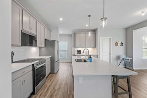 Private kitchen - Ark & Creation Stay New Home (Walton)