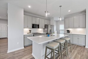 Private kitchen - Ark & Creation Stay New Home (Walton)