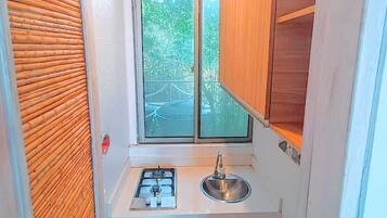 Lave-vaisselle, cafetiĂšre/bouilloire