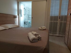 Comfort Double Room, Balcony, Sea View | In-room safe, desk, free cribs/infant beds, free WiFi - Hotel Brezza (Rimini)