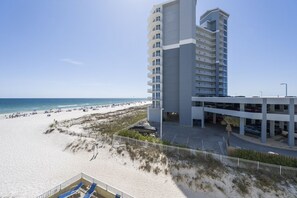 On the beach - Whaler 3C with Balcony (Gulf Shores)