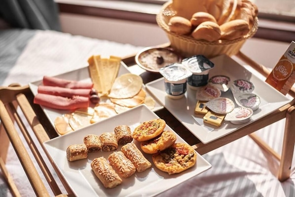 Unclassified image, 1 of 20, button