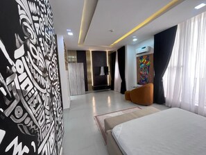 Blackout drapes, iron/ironing board, free WiFi - LUXURY 4BED APARTMENT IKOYI (Lagos)