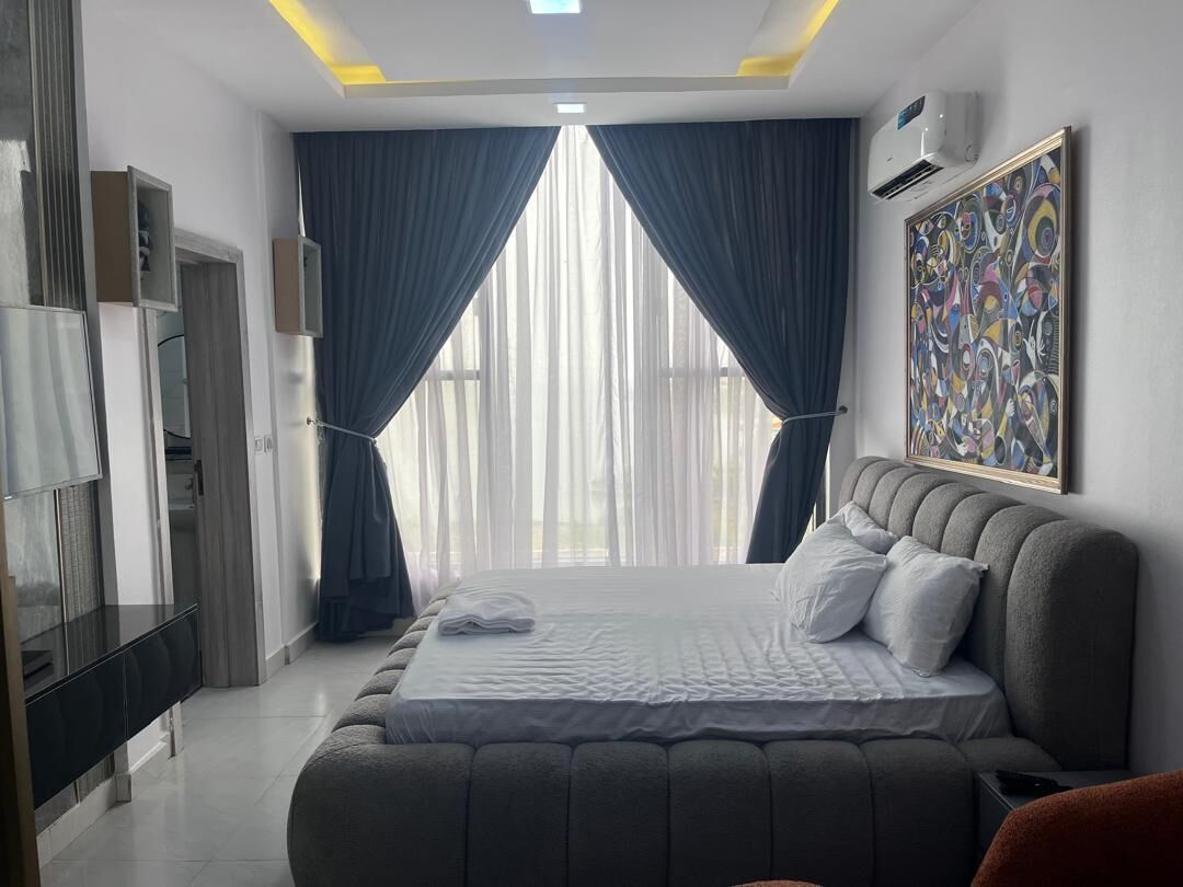 Blendingsgardiner, strykejern/-brett og wi-fi (inkludert)