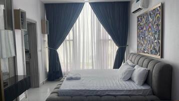 Blendingsgardiner, strykejern/-brett og wi-fi (inkludert)