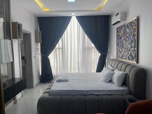 Blendingsgardiner, strykejern/-brett og wi-fi (inkludert)