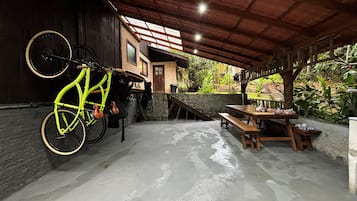 Premium Chalet | Outdoor dining