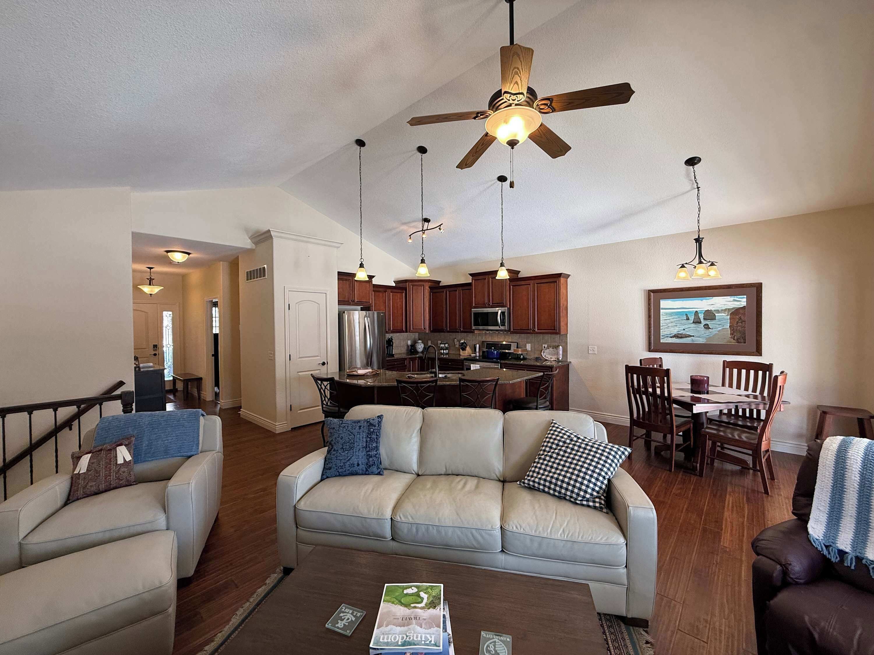 別墅, 多張床, 庭院, 高球場景觀 (TeeTime Blue) | 起居區