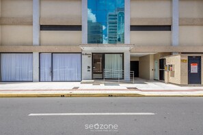 Exterior detail - Apartments Just Steps From the Beach in Itapema - Eahs (Itapema)